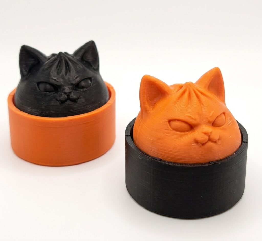 Halloweeni teemalised 3D prinditud vampiirist kass-pelmeeni klikkerid musta ja oranži värvi | thingies
